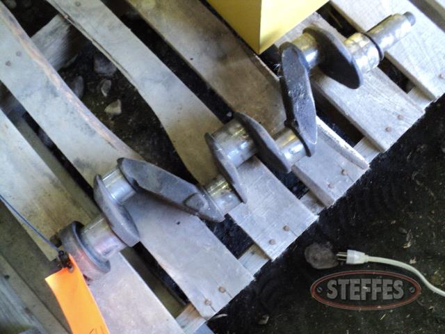 Crankshaft for Case VAC tractor_1.JPG